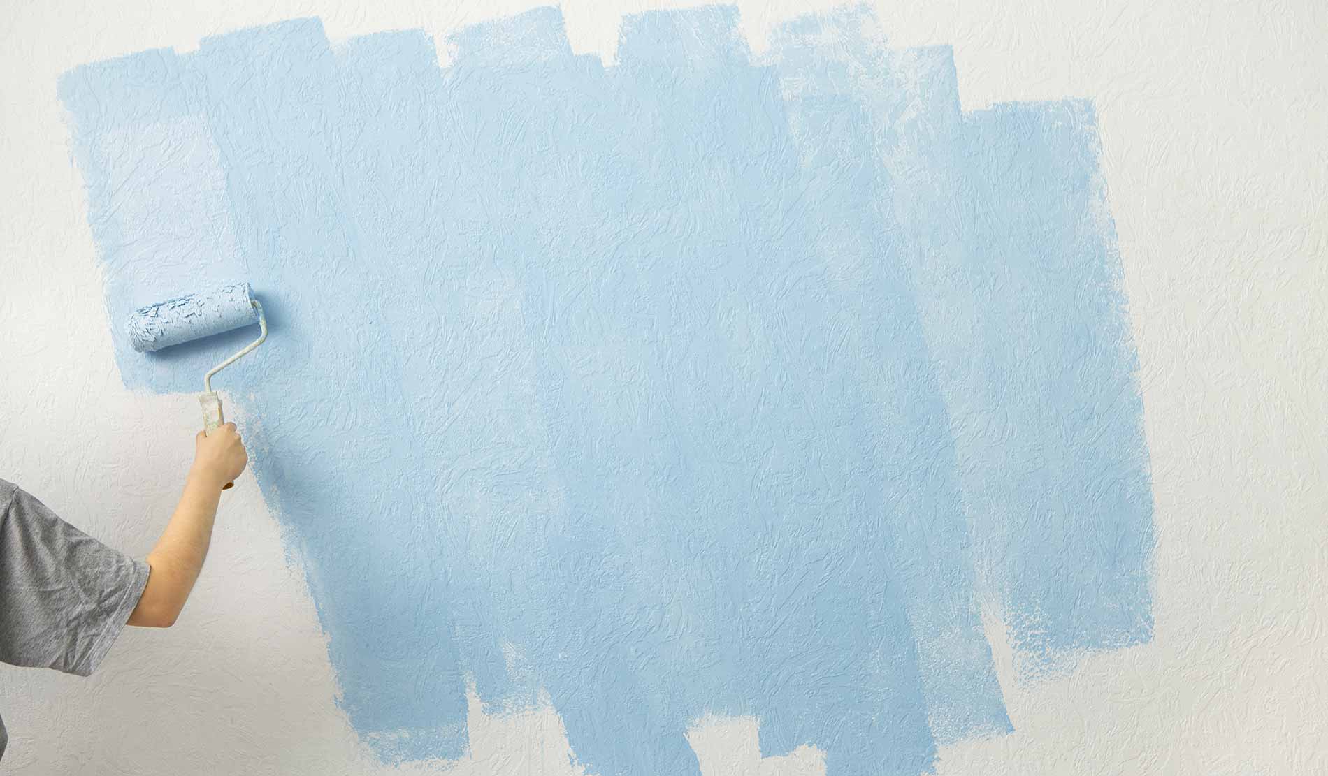 peindre sur du papier peint